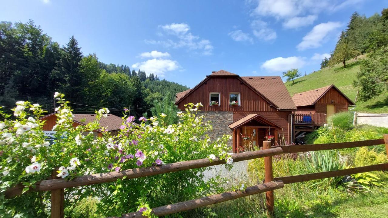 U Vesele Lisky Hotel Hutisko Exterior photo